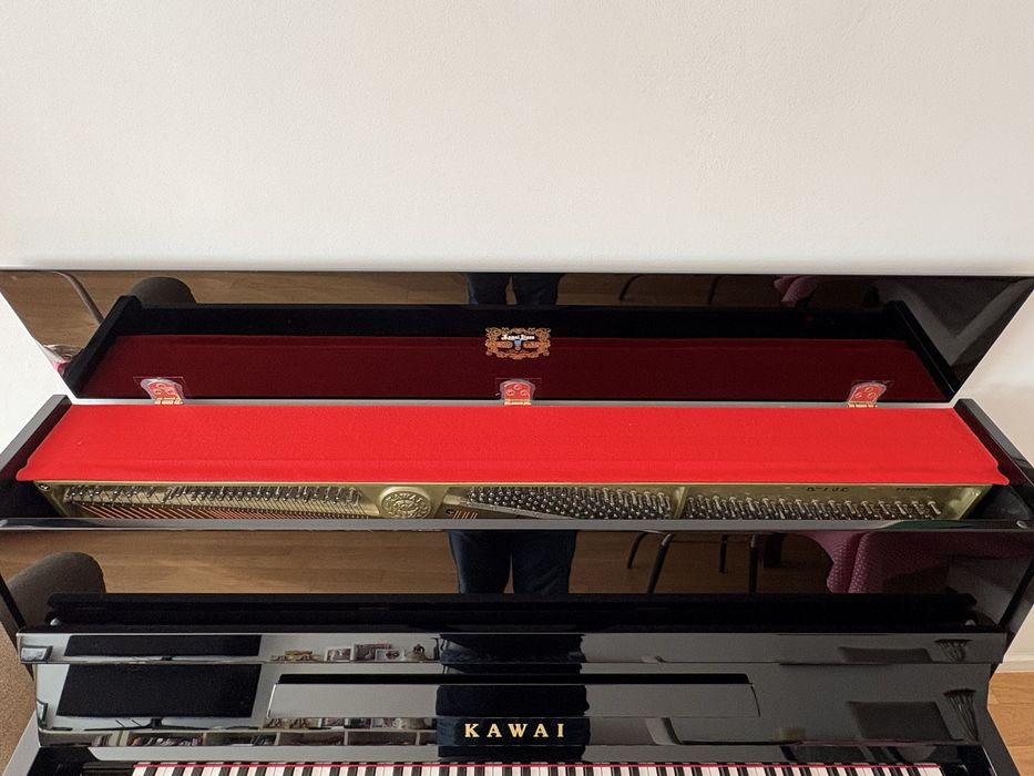 Piano vertical Kawai