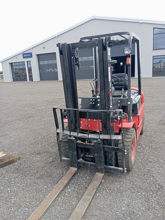 wozek widlowy diesel 250 mtg jak nowy
