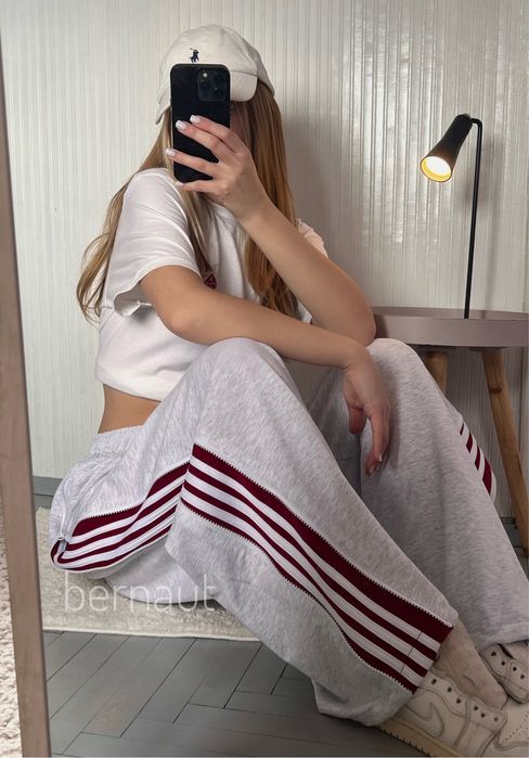 Спортивні штани з лампасами та бічною блискавкою, без флісу