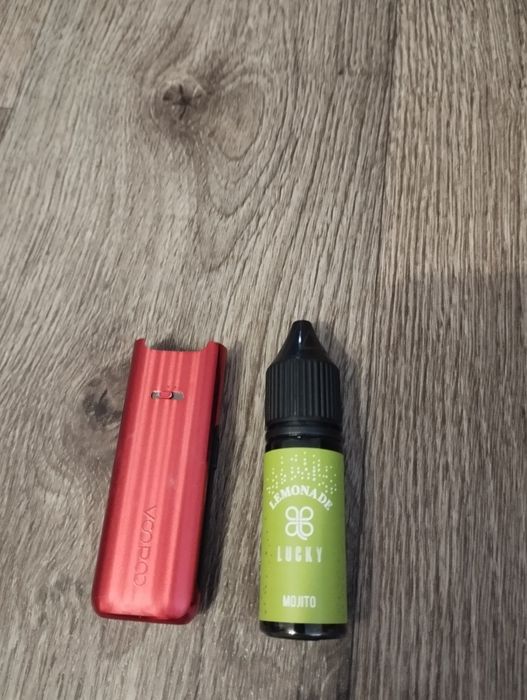 Ингалятор + жидкость.