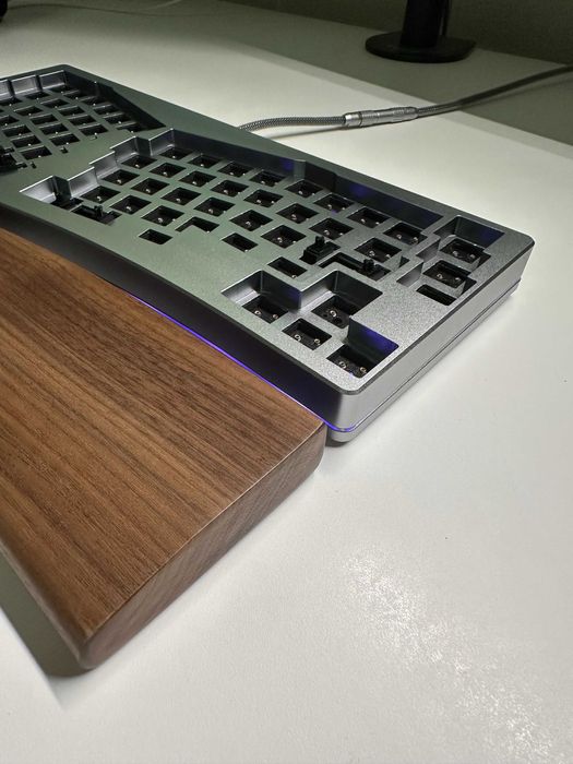 Teclado Mecânico YMDK Wings Alumínio Mill-Max HotSwap Custom Barebone