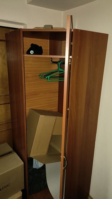 Офисная мебель (столы, стулья, шкафы)