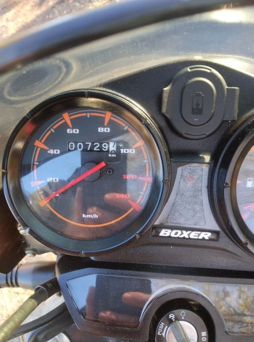 Мотоцикл bajaj boxser125