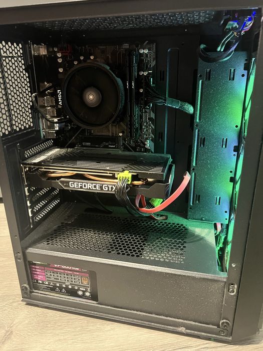 Продаю компютер Вартий Уваги