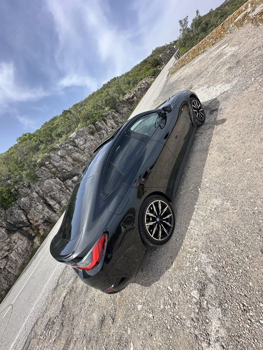 BMW I4 M50 veiculo de garagem