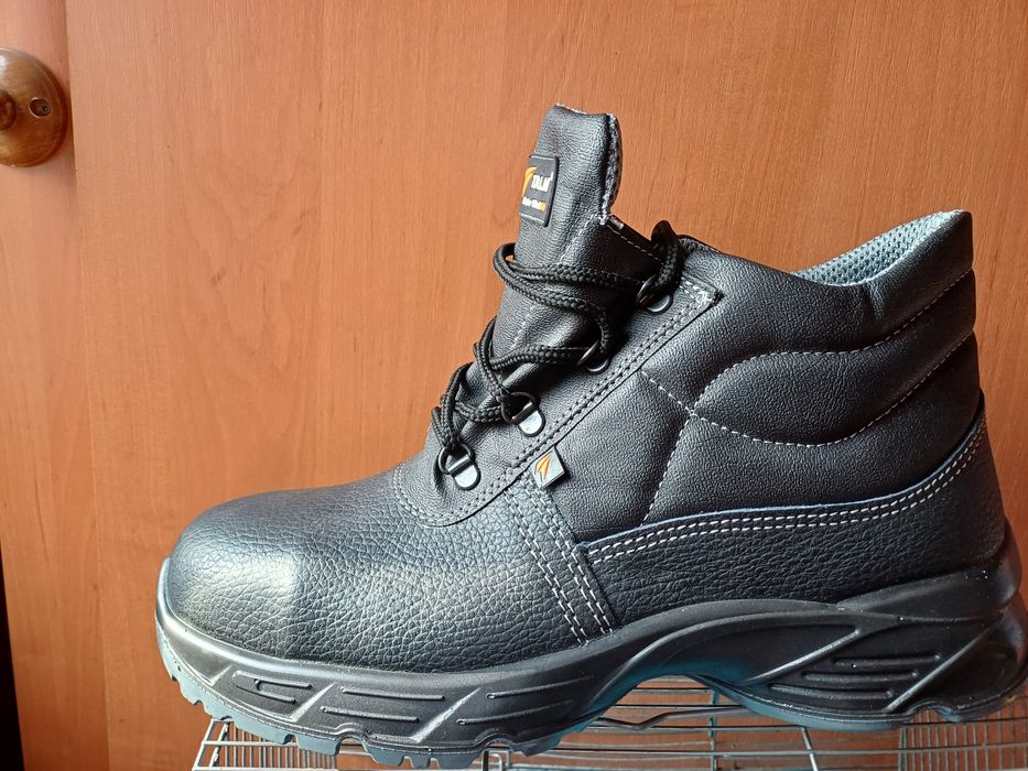 Рабочие ботинки новые