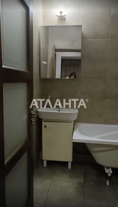 Однокомнатная квартира , в центре Таирова,  на Ак. Глушко/Ак.Королева.