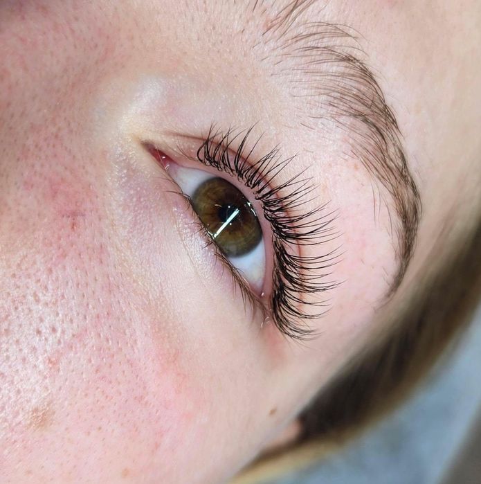 Modelki - przedłużenie rzęs