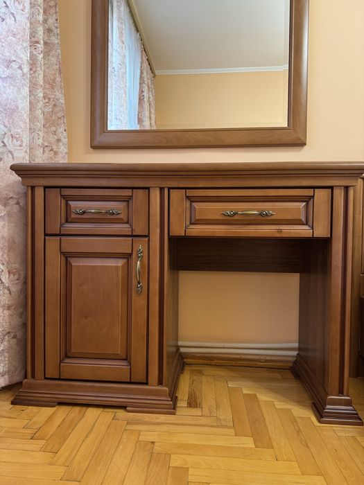 Туалетний столик.