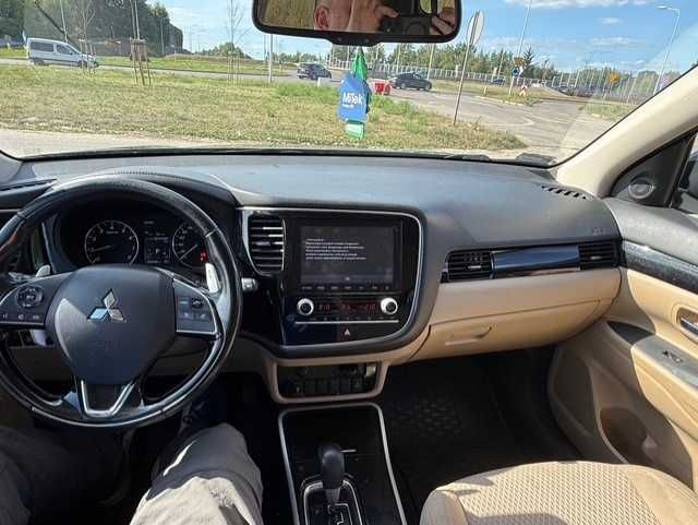 Samochód Mitsubishi Outlander 2019 - Automat - 4x4 - ASO