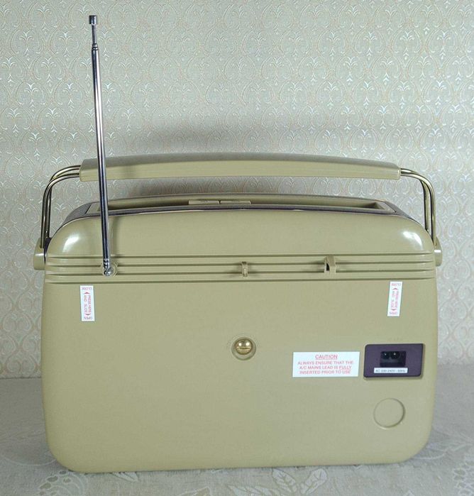 Винтажный радиоприемник марки Bush TR82/97.Новый ,рабочий.Англия.