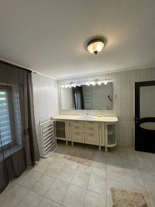 Продам будинок в м. Підгородне