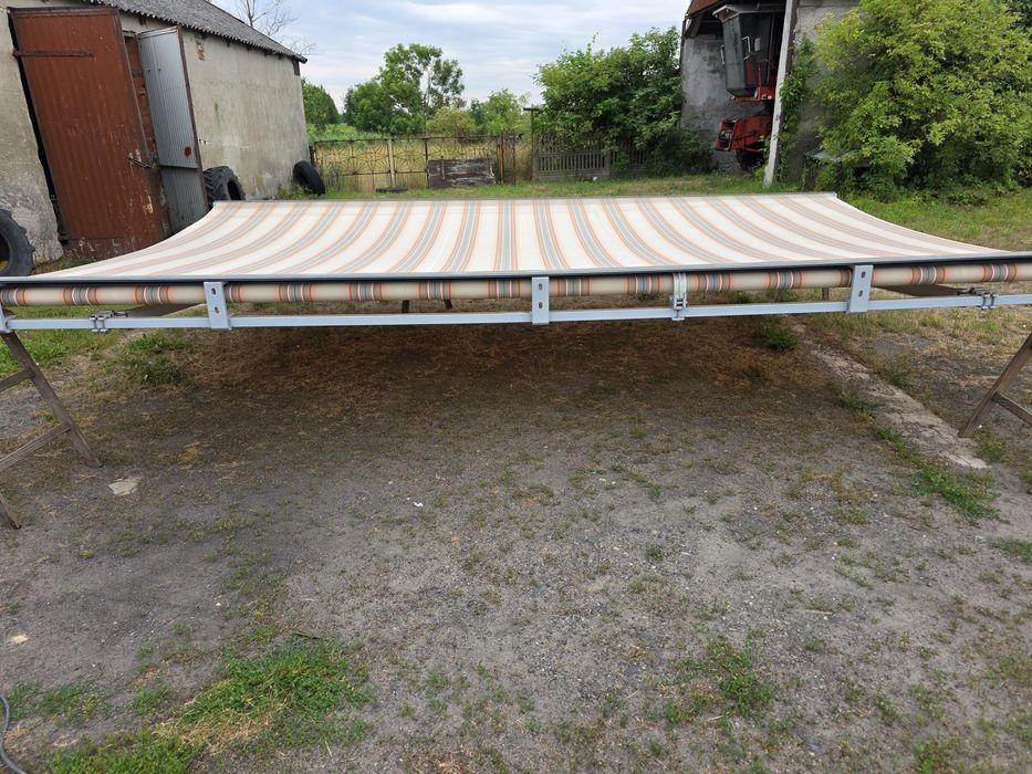 Markiza ręczna 5,5m solidna
