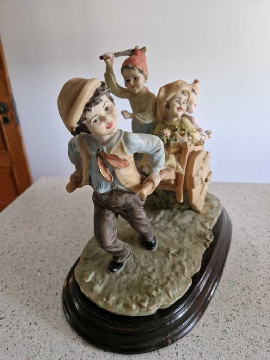 Boneco em marfinite genuíno vintage com data e assinatura