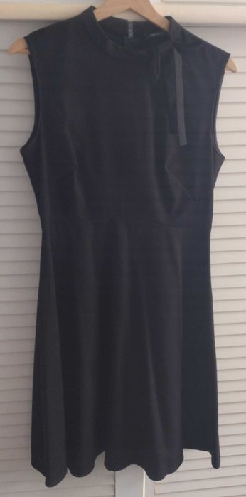 Czarna sukienka firmy Orsay
