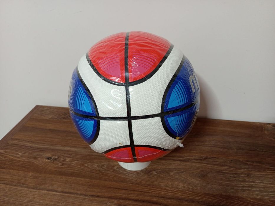 Баскетбольний м’яч Molten GQ7Х. Розмір 7. Новий.
Розмір: 7