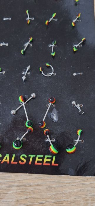 Zestaw kolczyków do piercingu