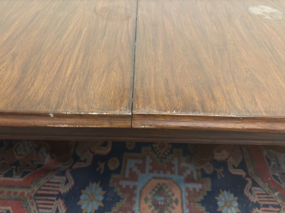 Стіл  2,45*1,20. Гарний, великиц, масивний. Для великого приміщення.