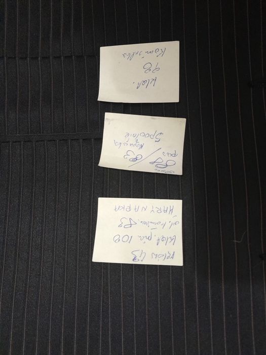 Garnitur męski klasyczny taliowany