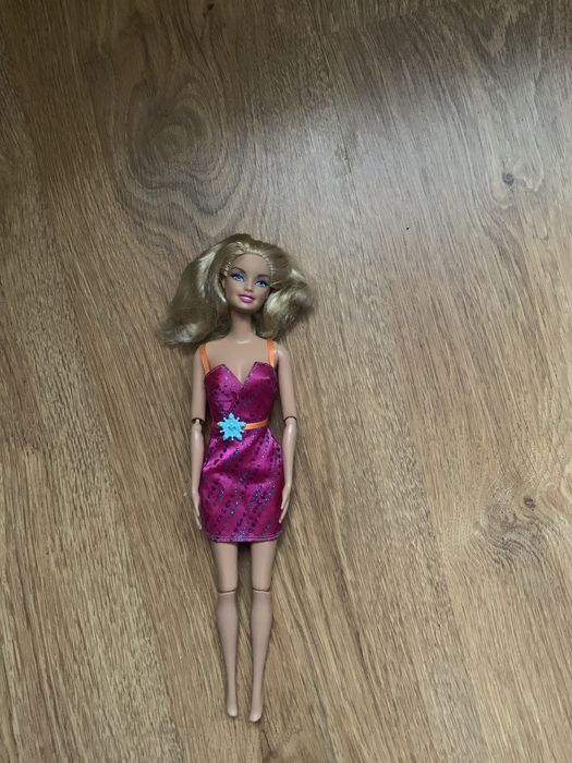 Lalka Barbie ruchomę  ręce i nogi