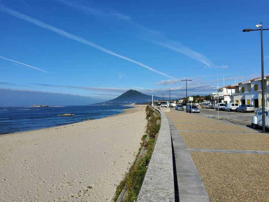 Edifício em pedra com 87 m² - Caminha