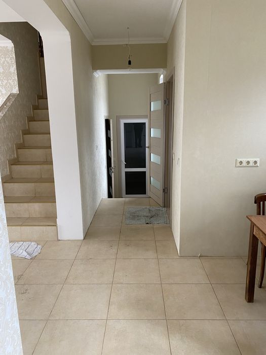 Продається таунхауз площею 145 м. кв., 2014 року побудови.