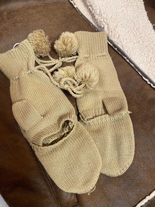 Beżowe ciepłe rękawiczki damskie camel mitenki warkocze