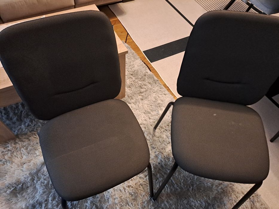 Mesa pequena com 2 cadeiras