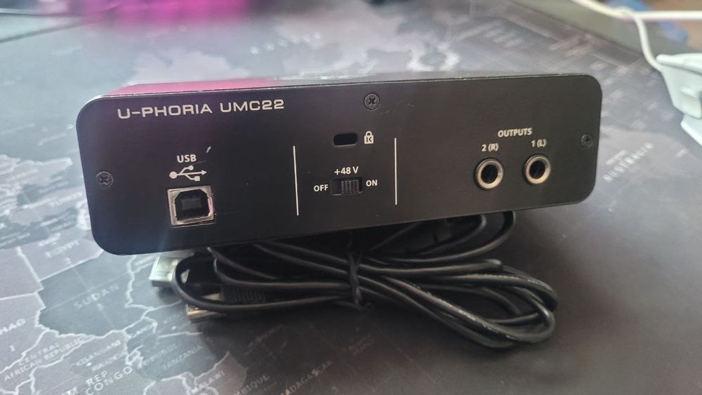 Звуковая карта UMC22 Микрофон BM-800