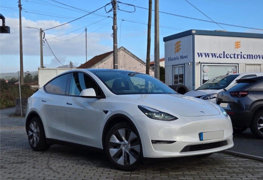 Tesla Model Y RWD