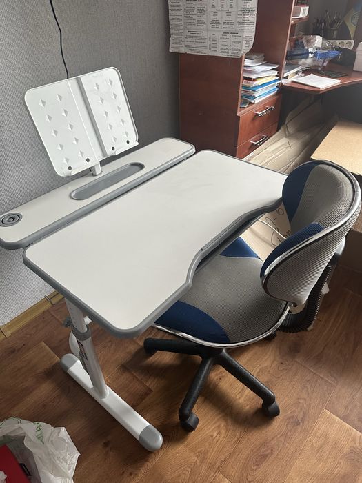 Дитяча парта Cubby