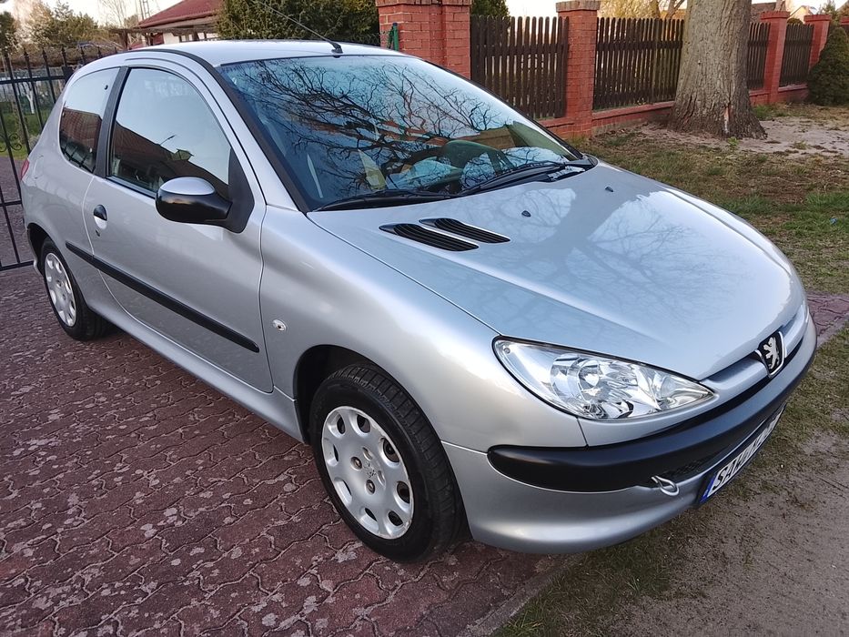 Peugeot 206 1.1 benzyna  5L/100 km, z Niemiec