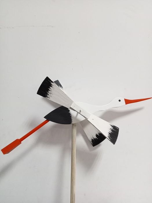 Wiatrak drewniany bocian