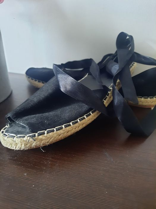 Buty wiazane sandaly