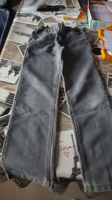 Calças variadas de criança