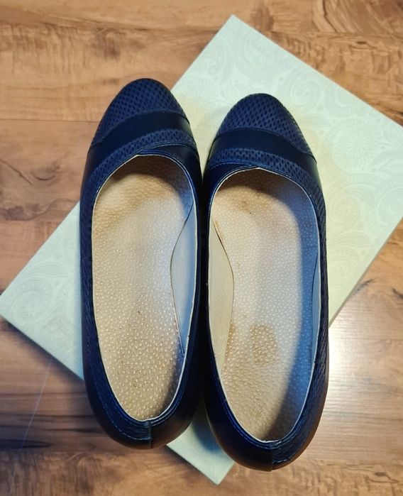 Półbuty damskie na koturnie roz 38, wkł.wew. 25 cm