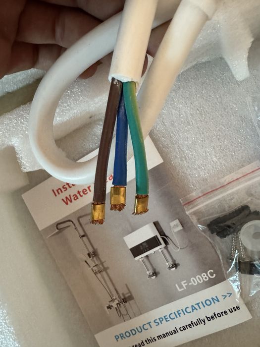 Проточний водонагрівач 6000w 220V LCD з пультом для душу кухні ванної