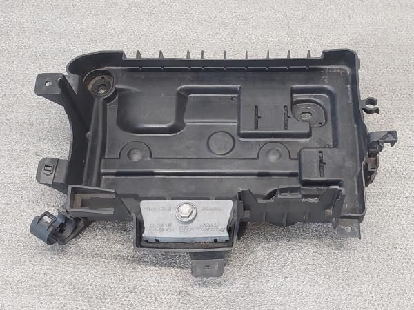 Base / caixa da bateria OPEL Corsa D