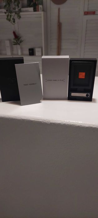 LEDGER NANO S PLUS64738343248770121
