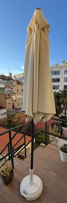 Vendo conjunto de jardim Mesa, cadeiras, mesinha e chapéu de jardim com base