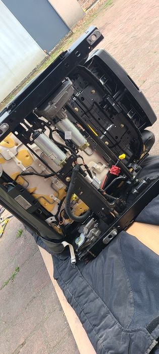 моторчик приводу сидіння ауді А4 в кузові Б6 Б7