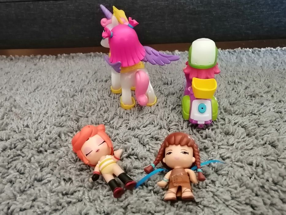 Pinypon Unicornio+fada e Mota com varios pinypon