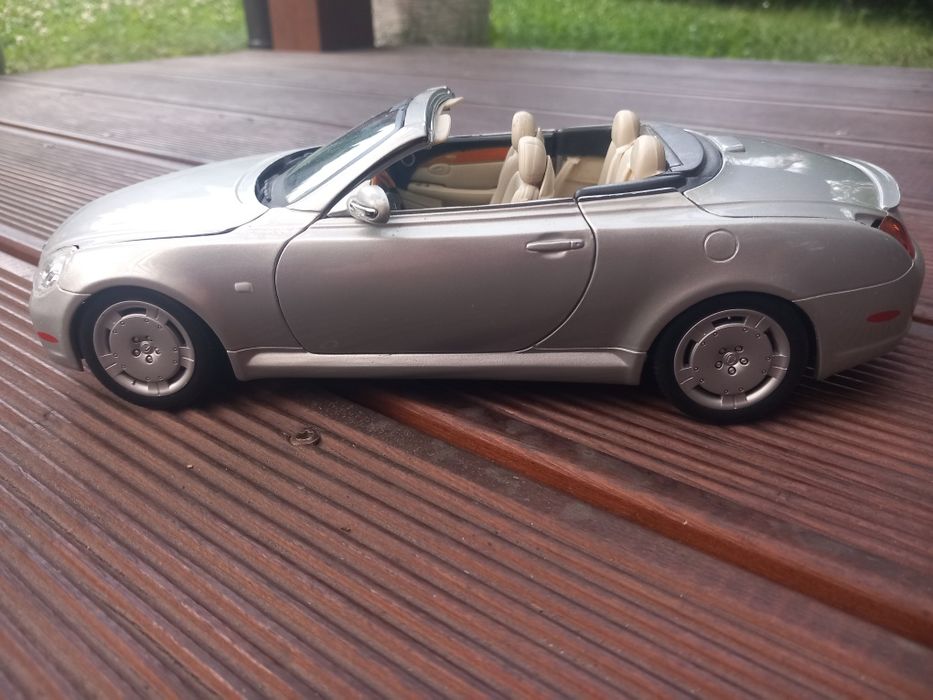Model Lexus  SC 430 Maisto 1:18