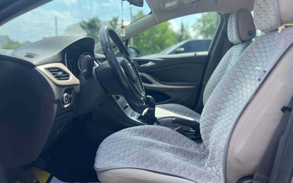 Opel Astra 2016 року