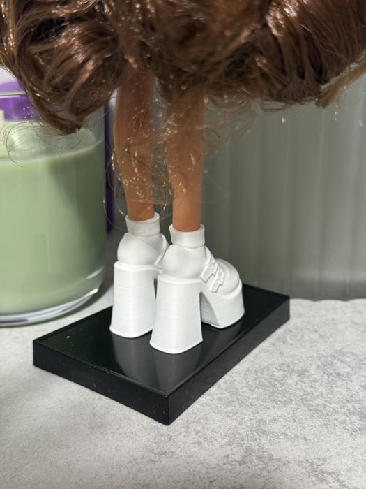 Взуття на Bratz братц