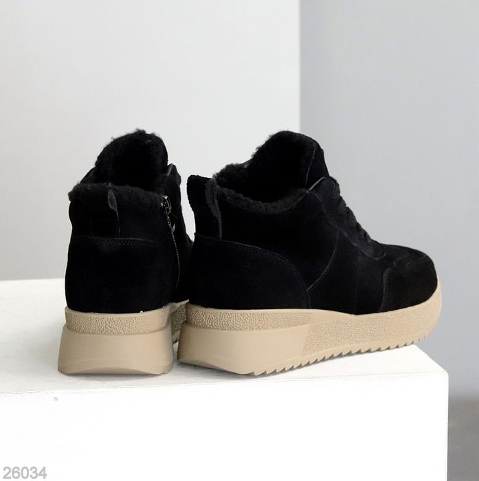 Жіночі шкіряні зимові черевики в кольорах