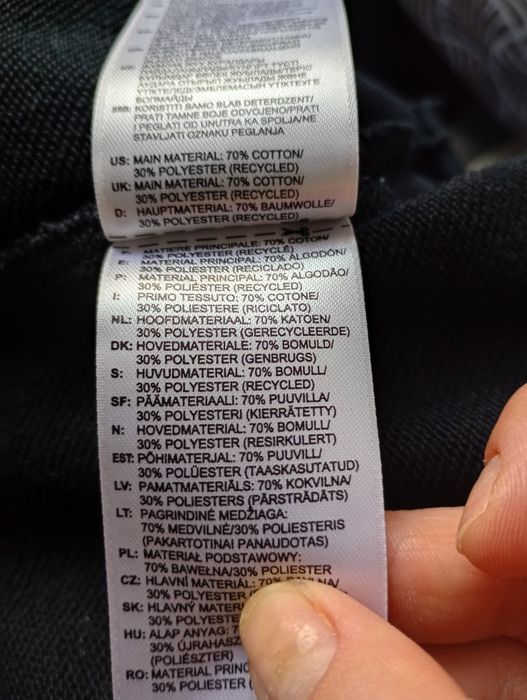 Czarny sweter męski.Reebok