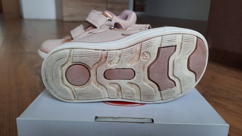 Buty dla dziewczynki r. 21