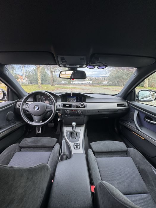 BMW 320i coupe 2010 Pack M Original Automatico com livro de revisoes