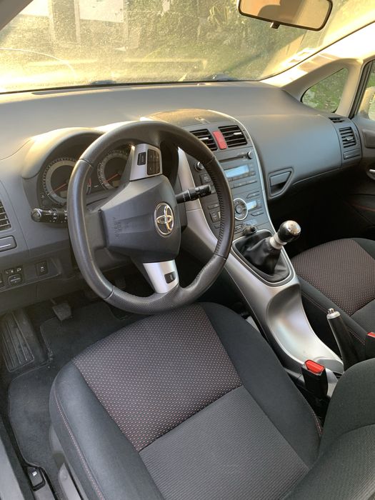 Vende-se toyota auris disel